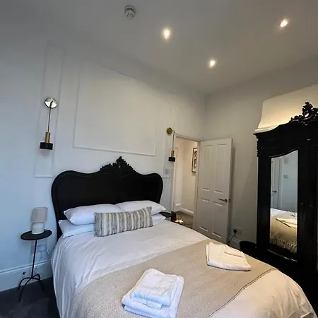 Station Bridge Collection - Flat 4